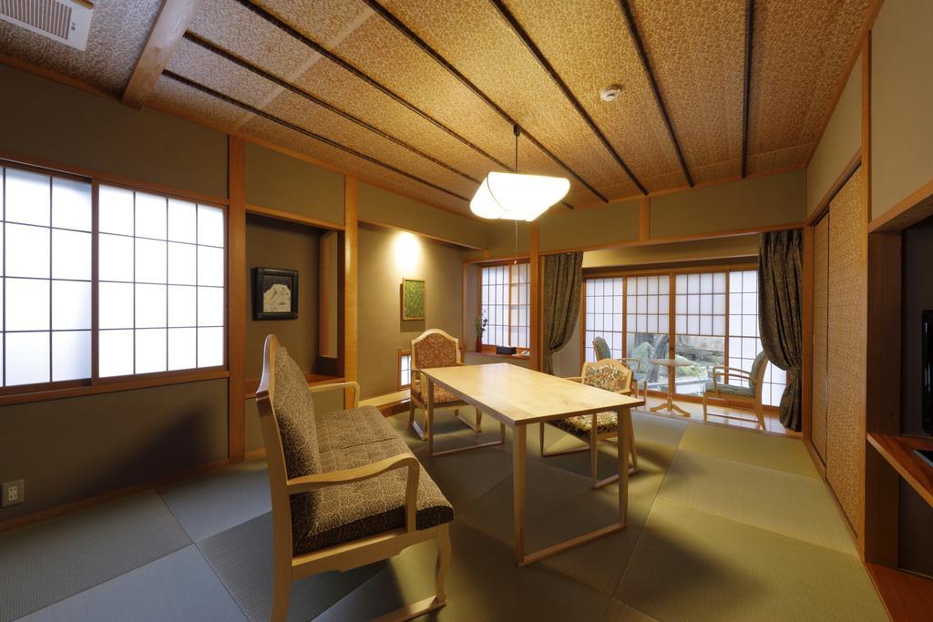 Yufuin Souan Kosumosu Hotel Buitenkant foto
